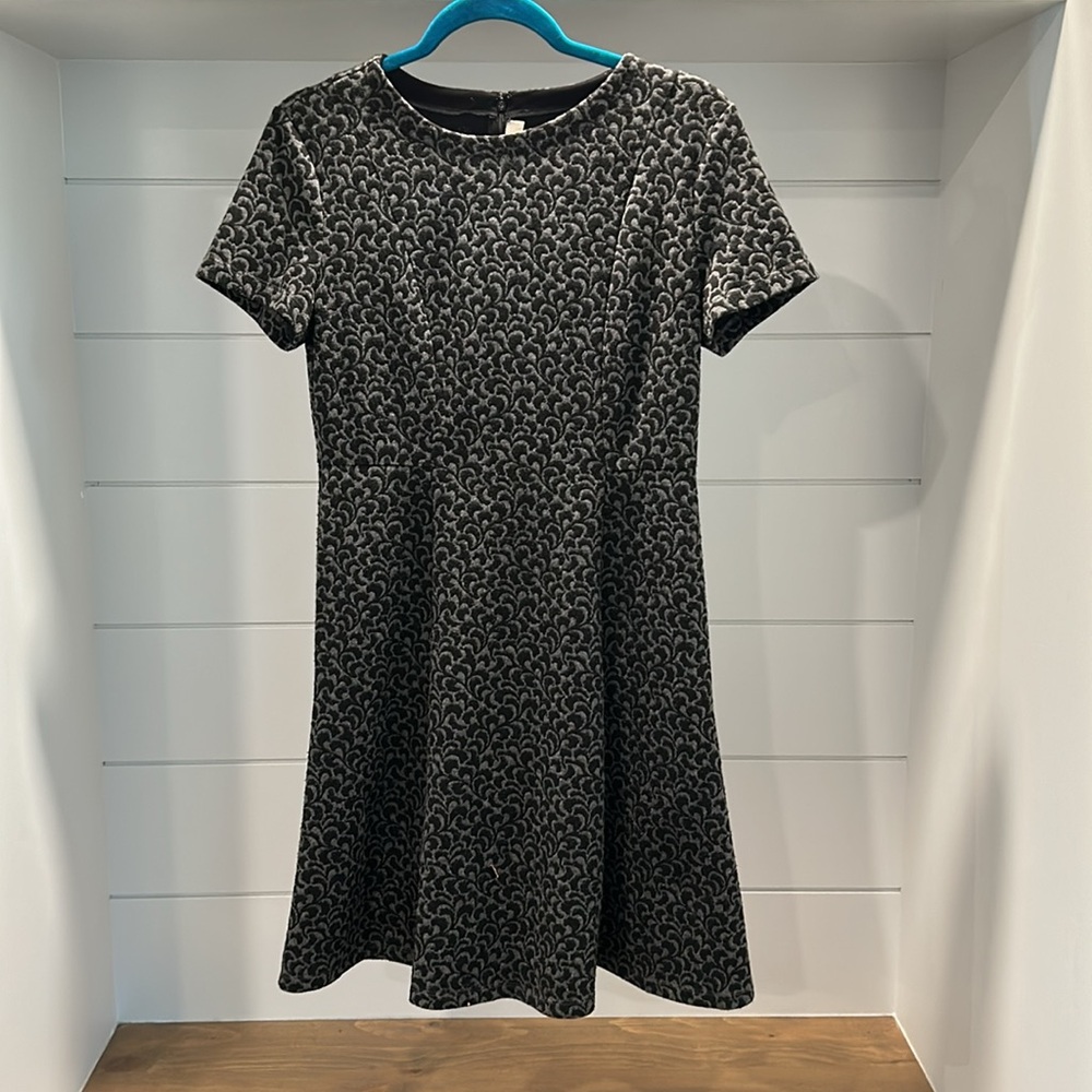Knee length short sleeve dress